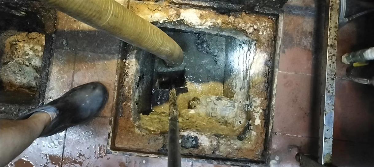 双河污水池清理一般都有毒气，怎么预防中毒呢？